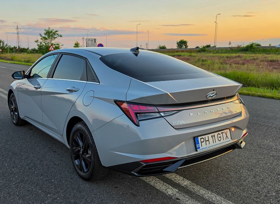 Hyundai Elantra Limited 2021 1.6 39.760km Proprietar