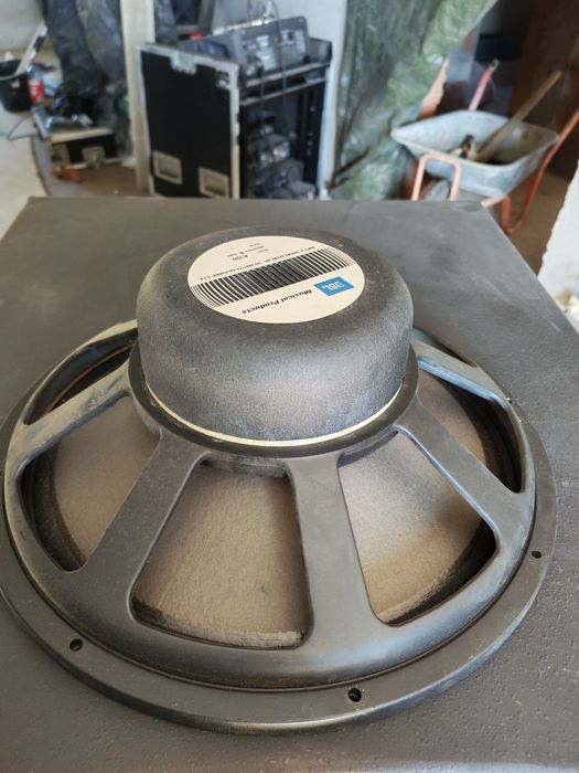 De vanzare difuzoare jbl k130