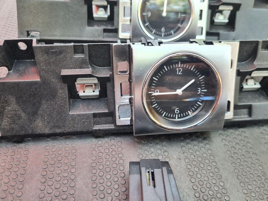 Ceas analogic cu suport Passat B7 CC