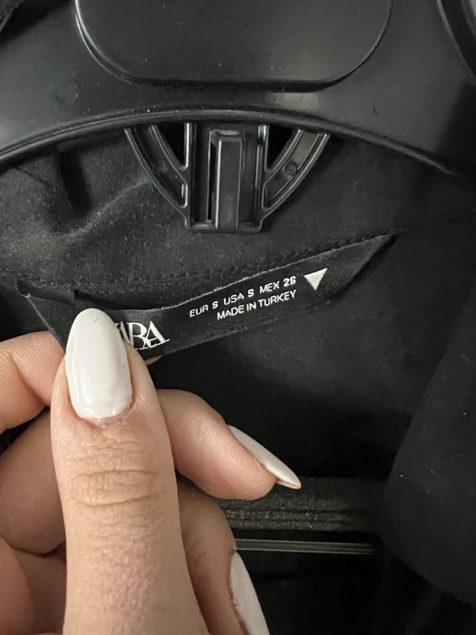 Дамски рокли на ZARA