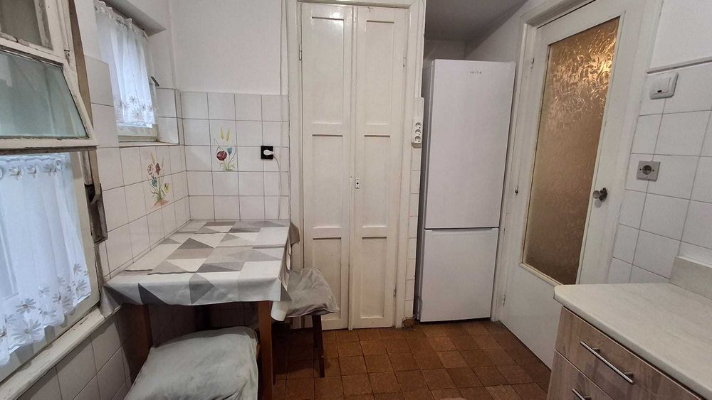 Inchiriez apartament cu 2 camere central