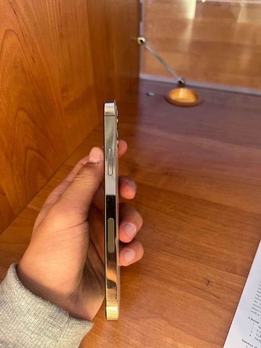 Продам айфон 12 про