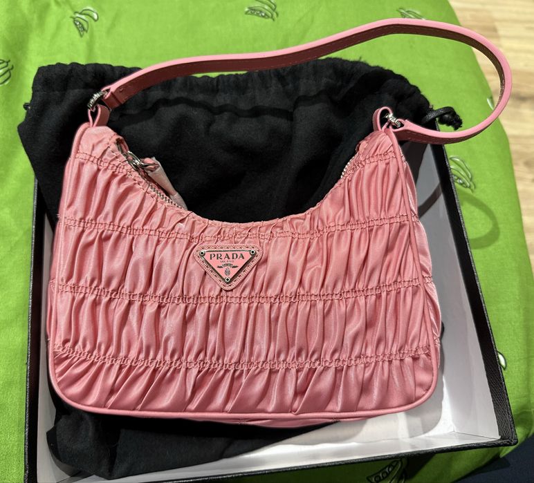 Чанта Prada Re-Edition