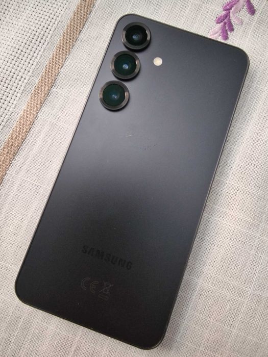 Samsung Galaxy S25 , 12 Gb Ram , 100% sanatate baterie , IMPECABIL !