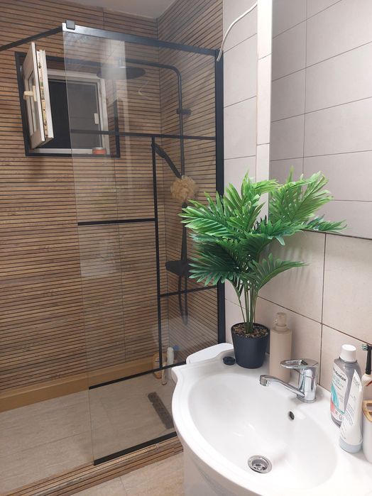 Apartament 3 camere semidecomandat