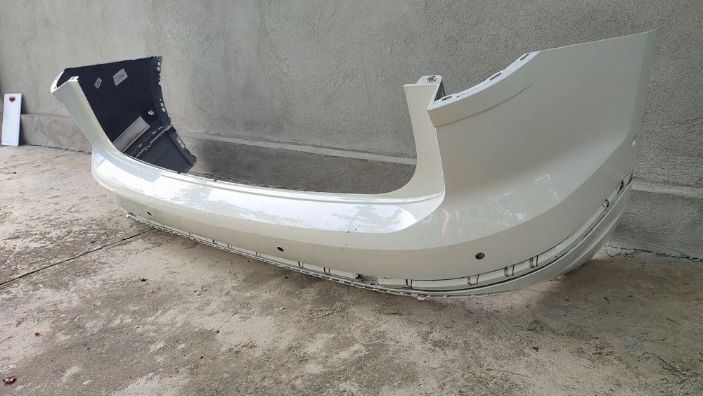 Bara fata cu grila centra  și bara spate cu Spoiler bara spate  Vw Touareg model 2020 CR