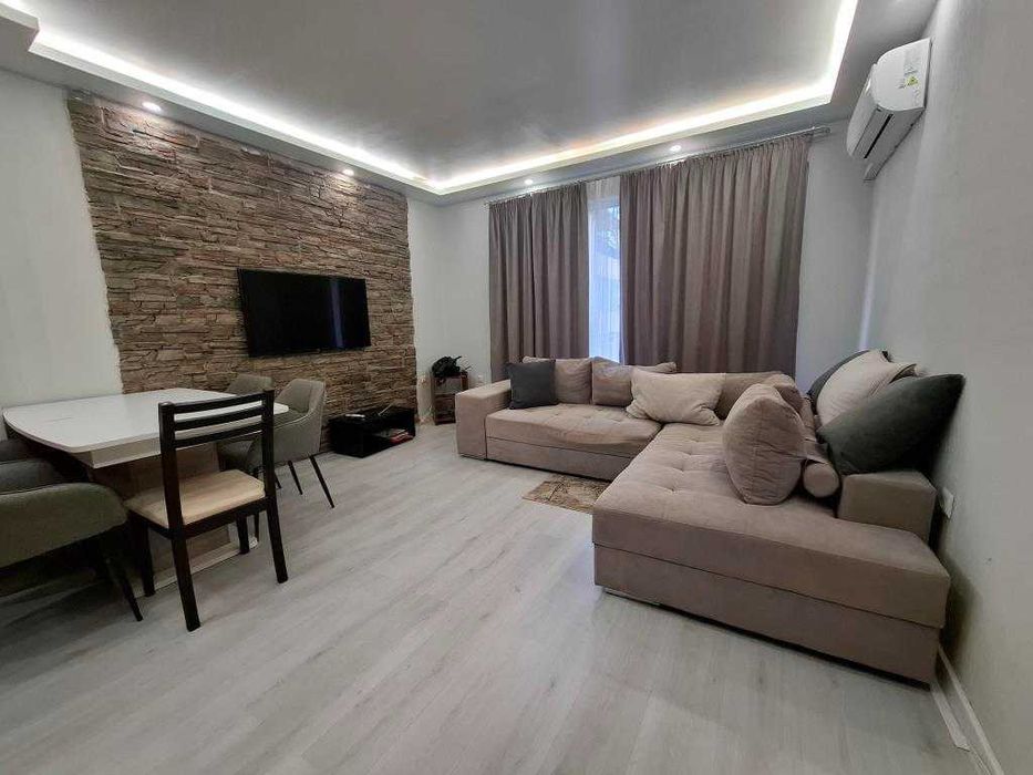 Дава се под наем Тристаен апартамент в Варна, Автогара - 90 кв.м за 747.66 € - Снимка #6