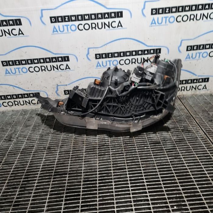 Far Dreapta Mitsubishi ASX Facelift 2016 2016 - 2018 SUV 4 Usi (1337) Cu lupă