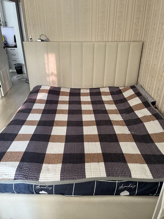 Кровать двухспальняя