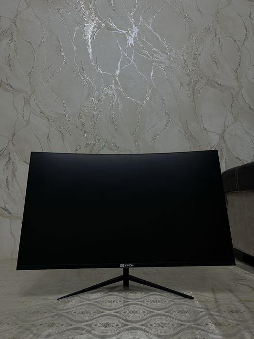Монитор Xtech 100Hz