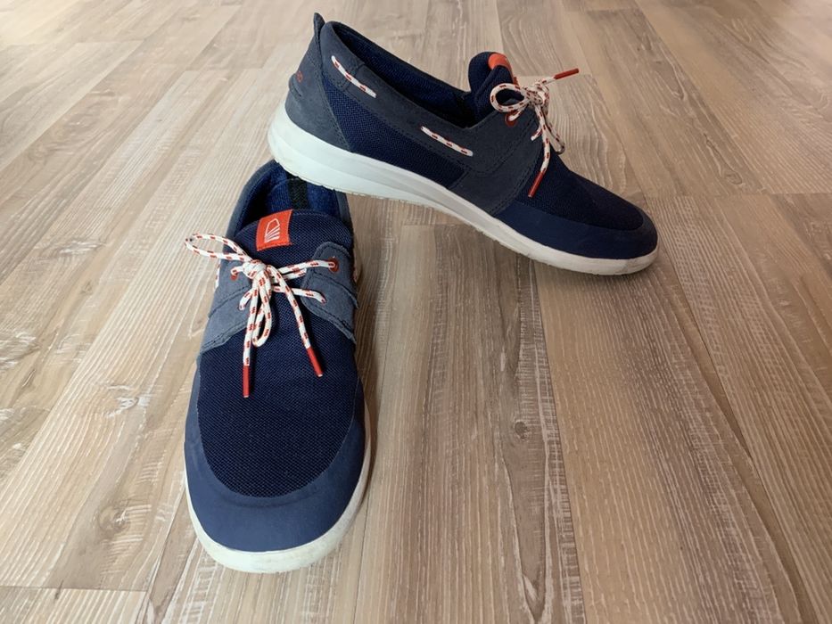 Vând papuci primăvara/vara(40) unisex.