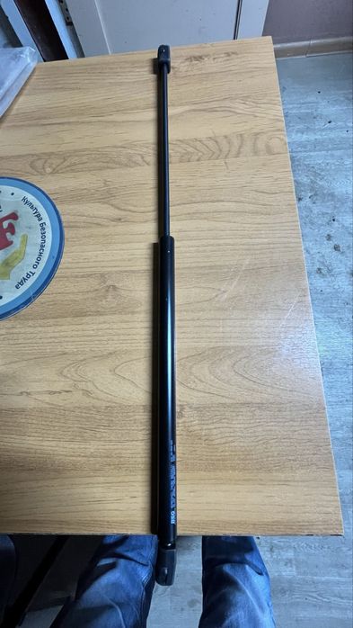 Продаются газовые упоры