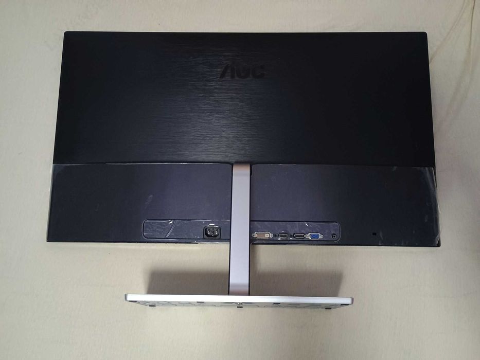 Vand monitor AOC  32" rezolutie 2 K
