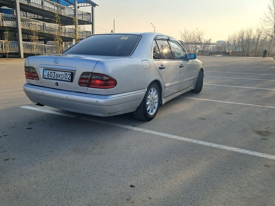 Мерседес бенс 3,2