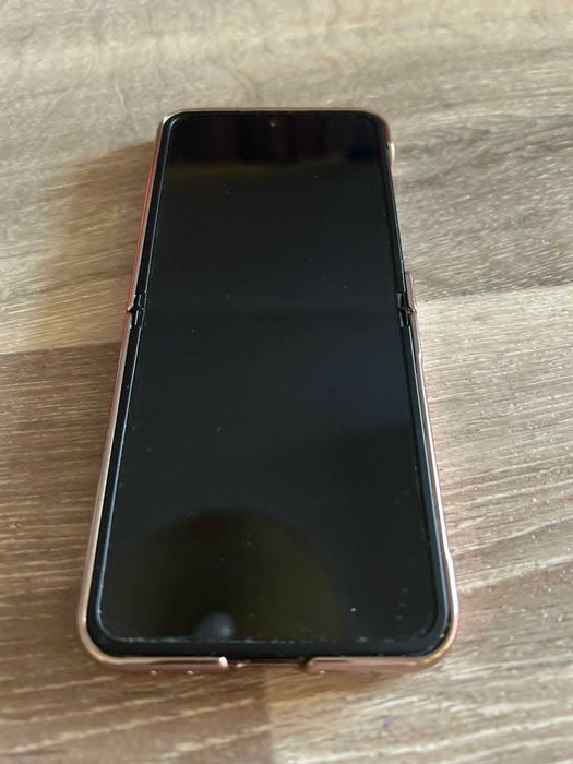 Samsung flip fe 7  8RAM 256GB