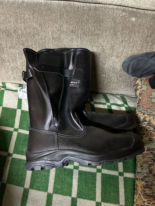 Продам рабочий сапоги новые