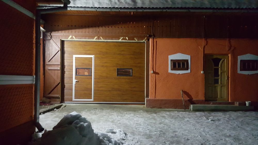 Usa de Garaj Sectionala * Uite ceva Frumos