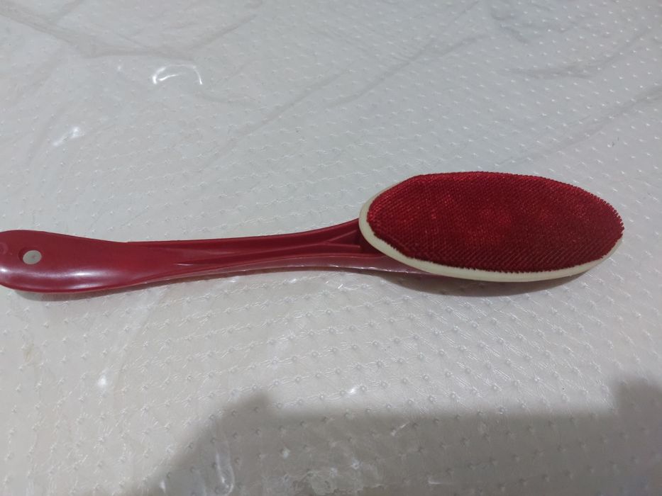 Продам платяная щетка