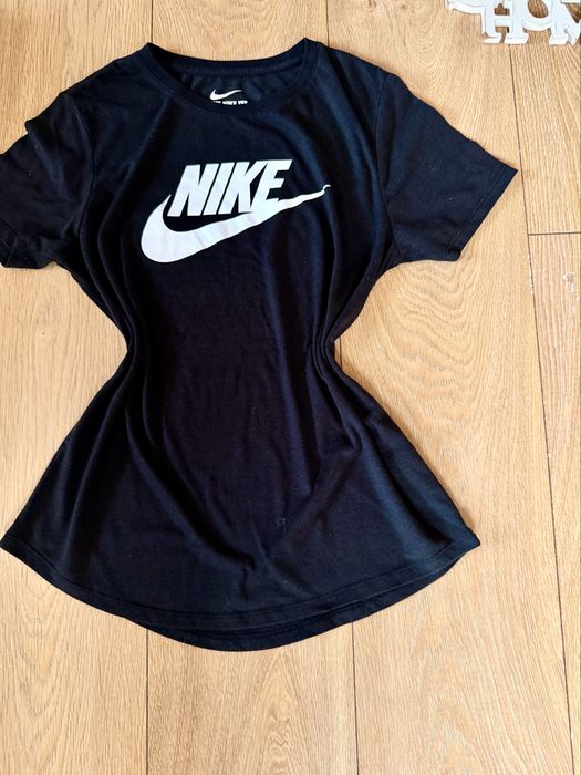 Разкошен ежедневен тишърт Nike