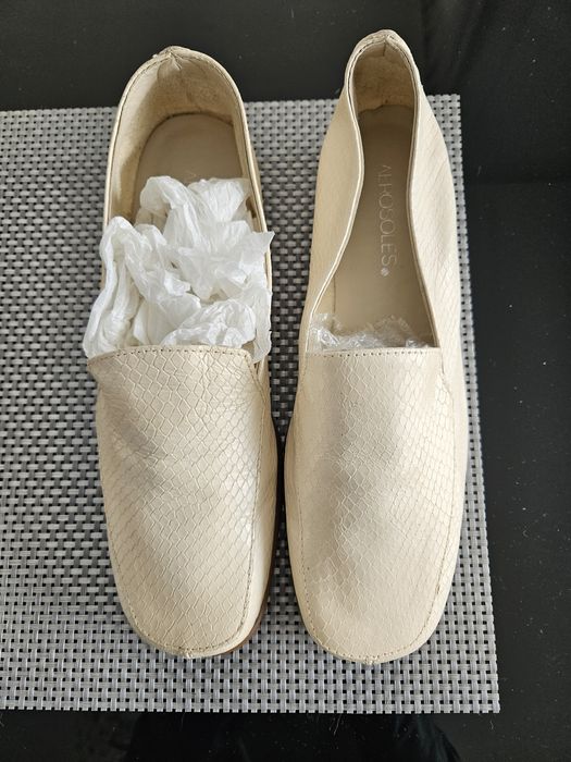 Новые классные кожаные  лоферы ( Испания)