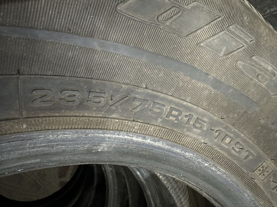 Шины 235/75R15 (2шт)