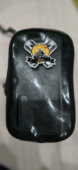 Suport moto pentru telefon pe rezervor