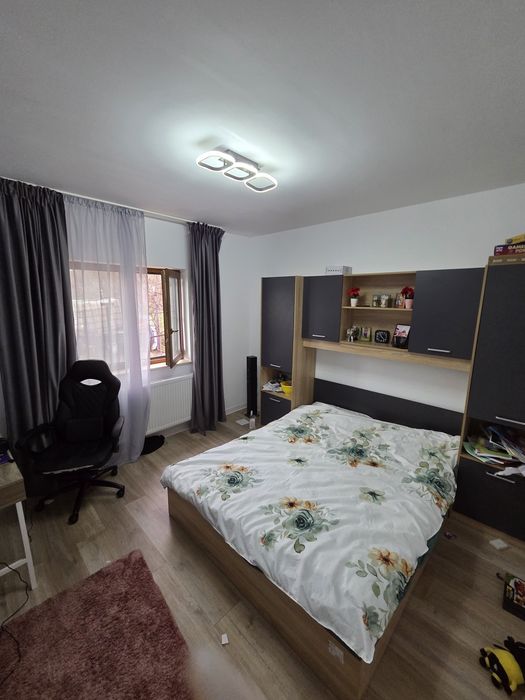 Casa 4 camere  de vanzare