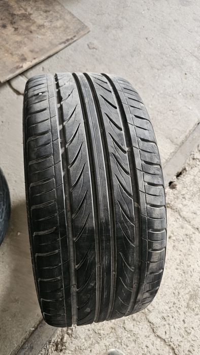 Резина лето 235 35Z20