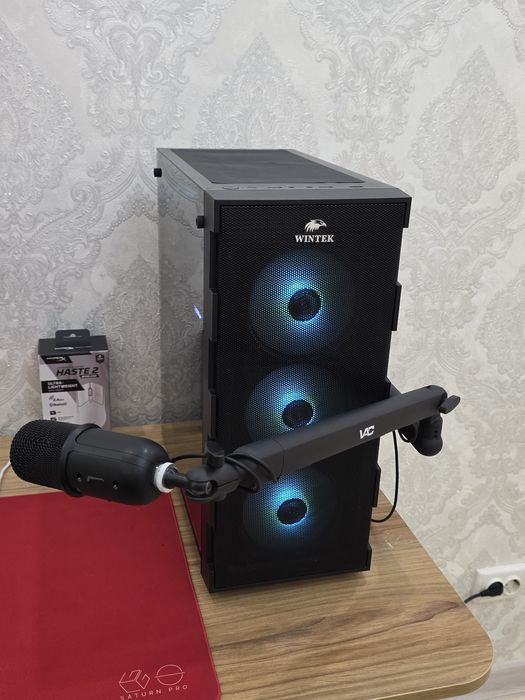 Игровой компьютер с периферией