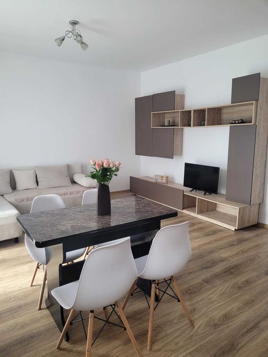 Inchiriez apartament 2 camere, mobilat, utilat , loc parcare