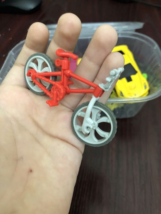 Игрушки машинок из киндра