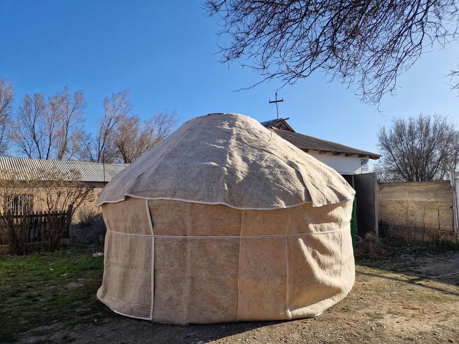 Киіз үй (юрта) ағаштан