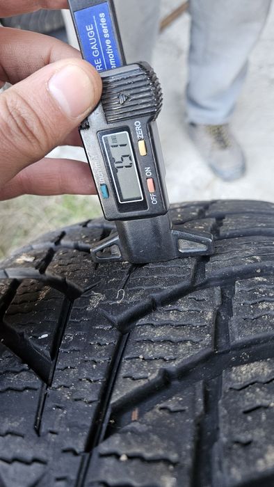 2бр гуми 215 65 16С дот 22 нокиан nokian