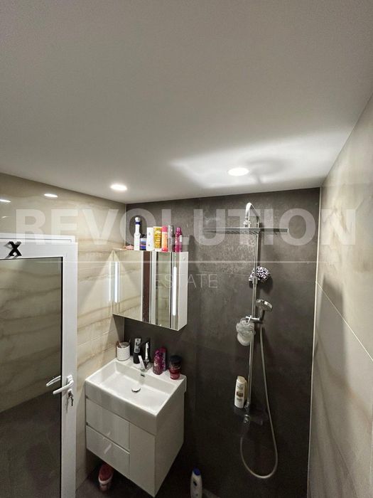 Продава се Двустаен апартамент в София, Студентски град - 50 кв.м за 3900 €/кв.м - Снимка #9