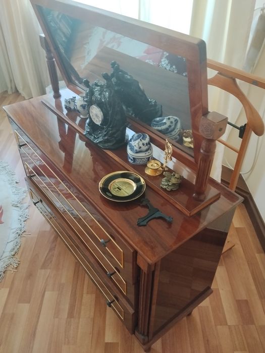 Продам спальный гарнитур