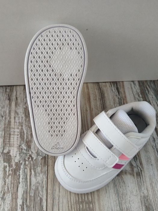 Маратонки адидас