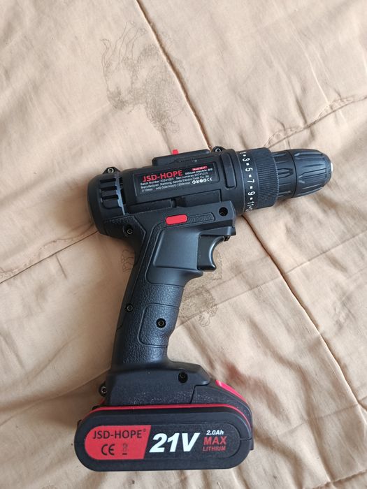 Шуруповёрт продам