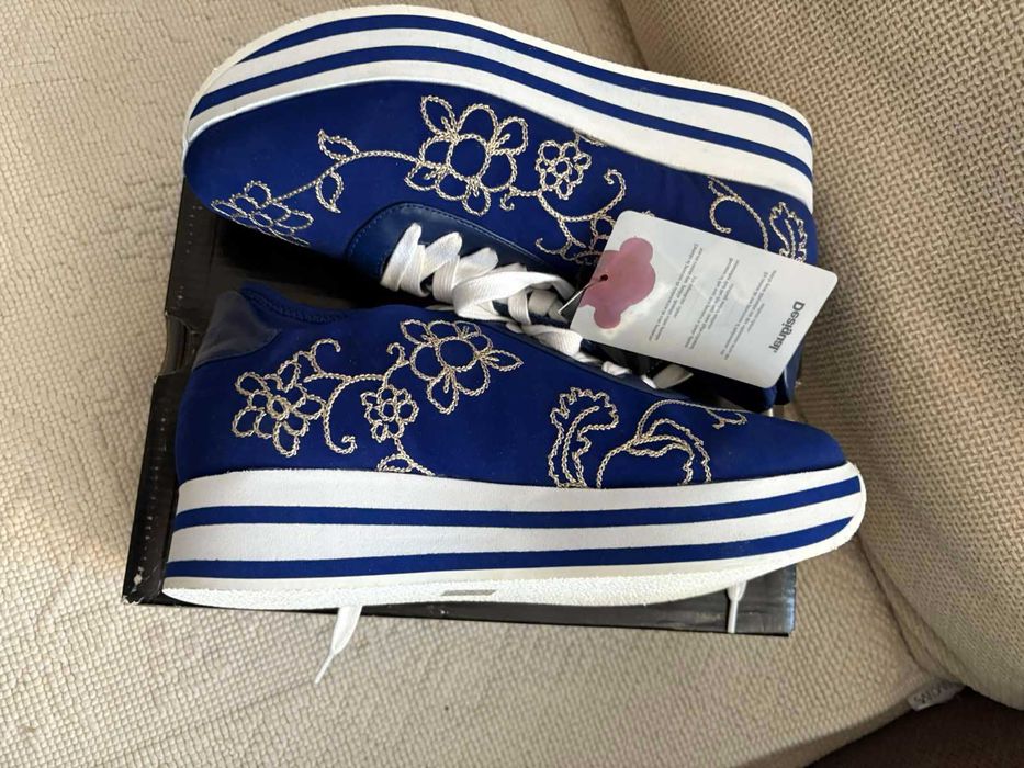 DESIGUAL нови сникерси платформа