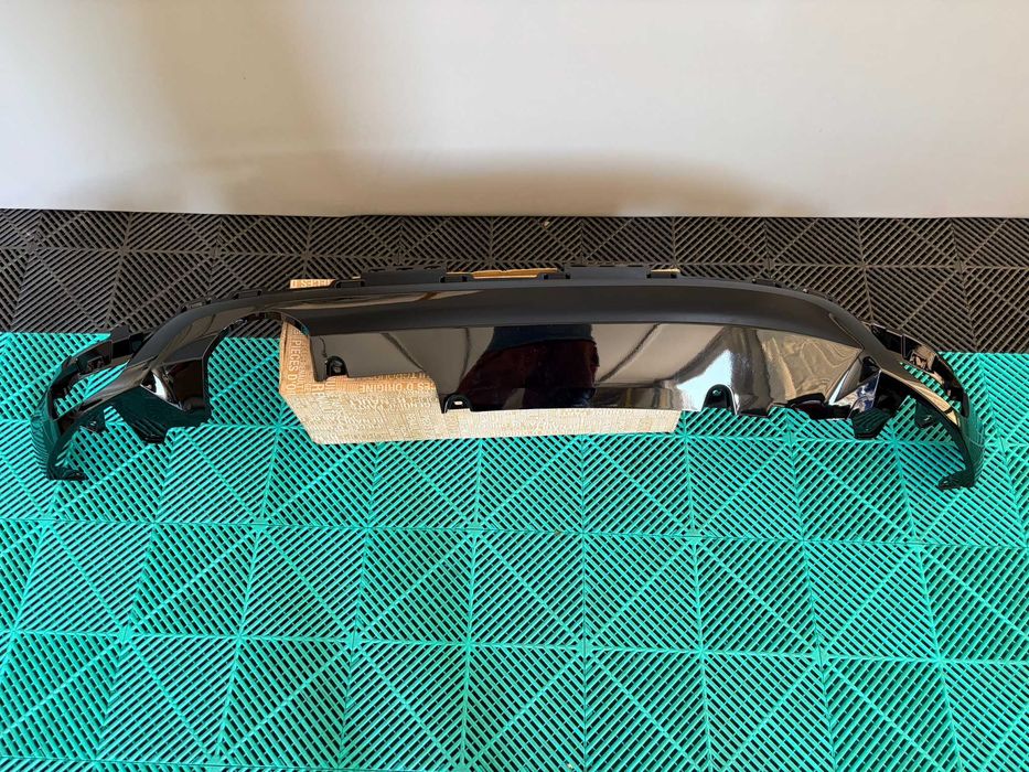 Spoiler bara spate Renault Megane 4 hatchback  2016+ nou original negru lucios