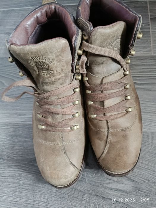 Vând ghete timberland