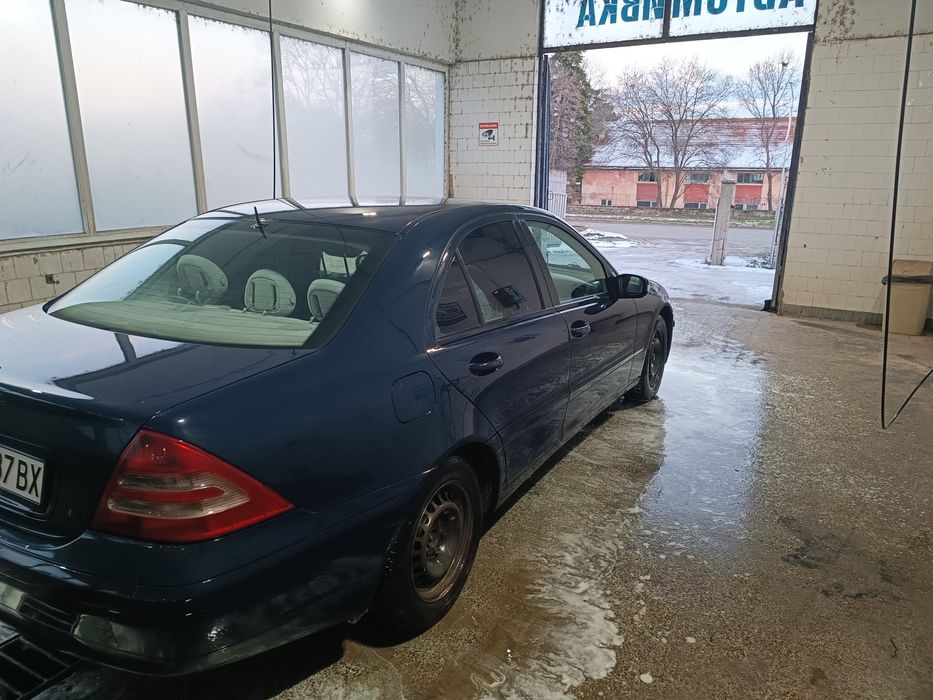 Меецедес C 220 143коня