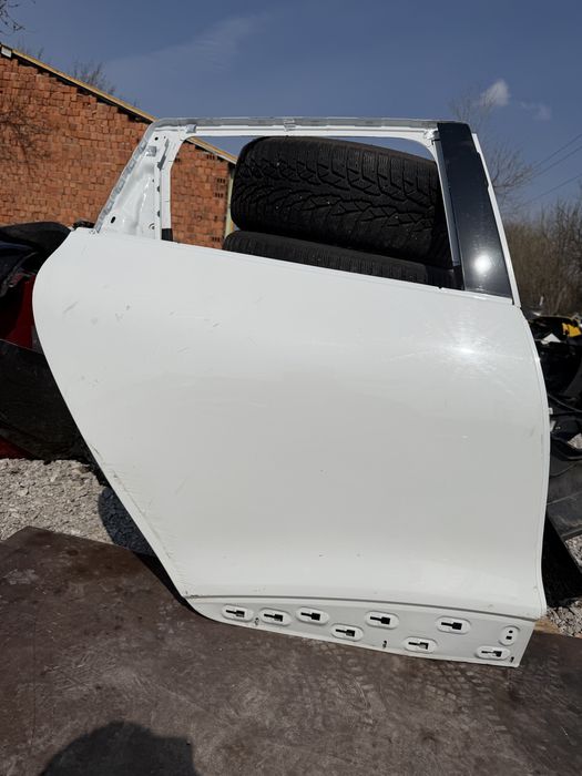 Врата Renault Clio 4 2020 год.-
