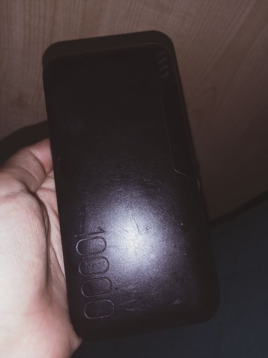 Повер банк (на айфон не подходит)
