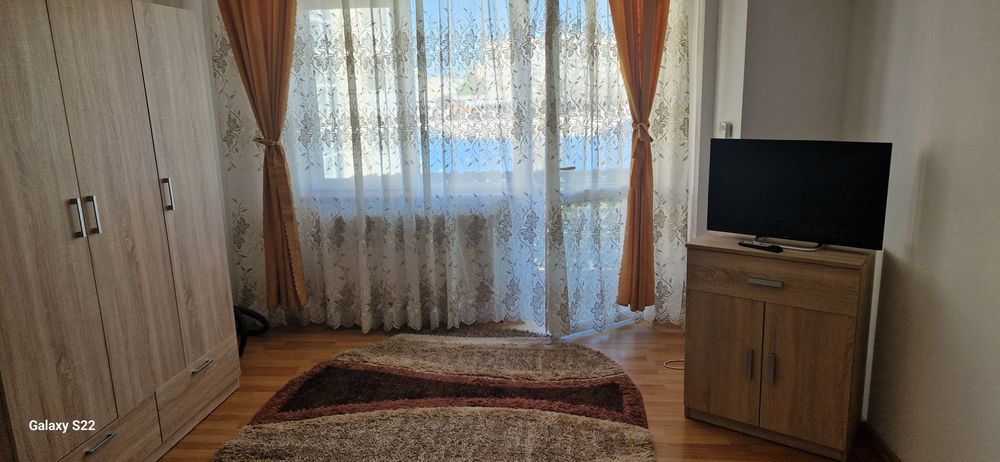 Garsoniera spațioasă de inchiriat
