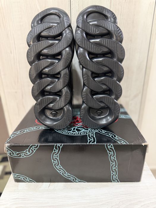 *SUMMER SALE* Versace Chain Reaction 42