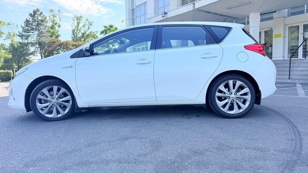 Toyota Auris Hybrid