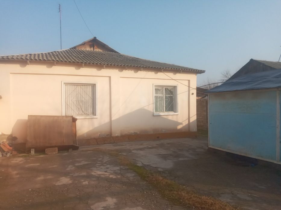 Zudlik bilan doʻstlik qoʻrgʻonida hovli sotiladi