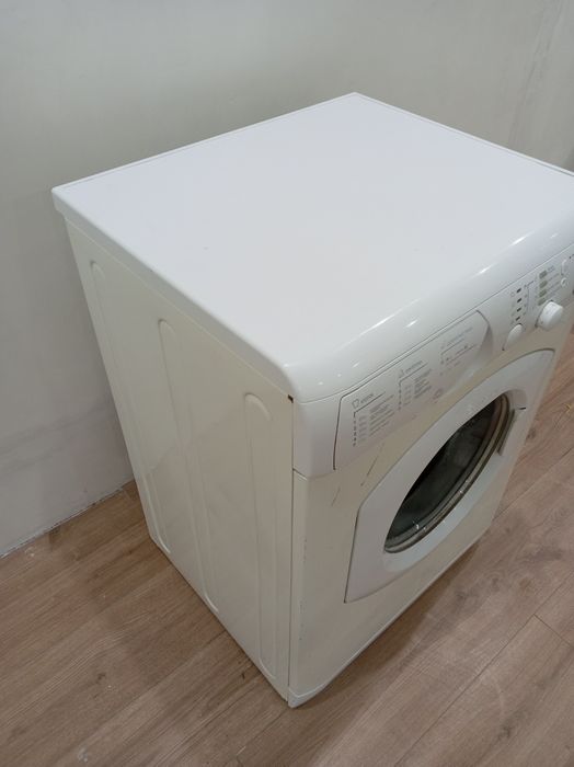 Стиральная машина Ariston