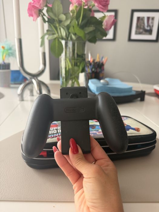 Vand Nintendo switch  folosit o data