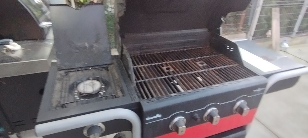 Продавам газови барбекюта